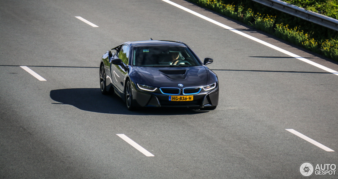 BMW i8