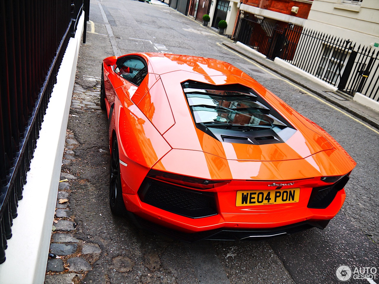 Lamborghini Aventador LP700-4