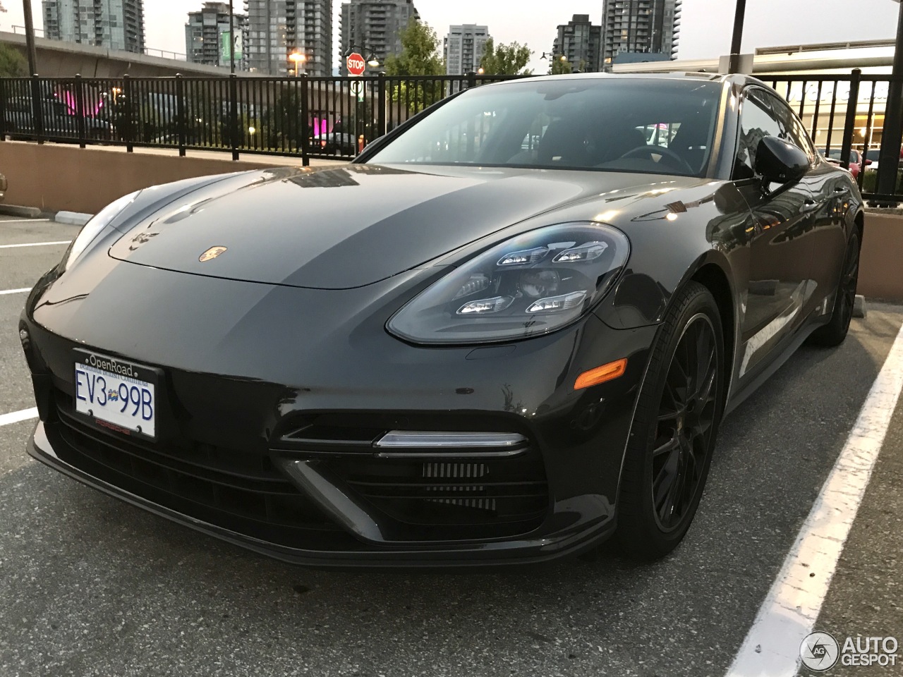 Porsche 971 Panamera Turbo