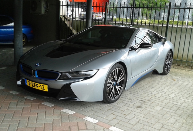 BMW i8