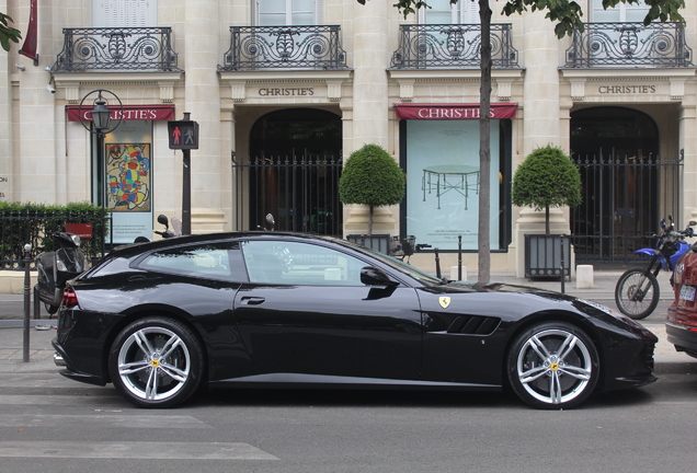 Ferrari GTC4Lusso