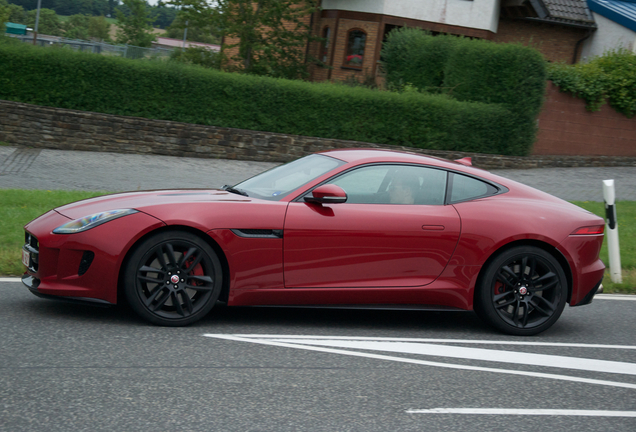 Jaguar F-TYPE R Coupé