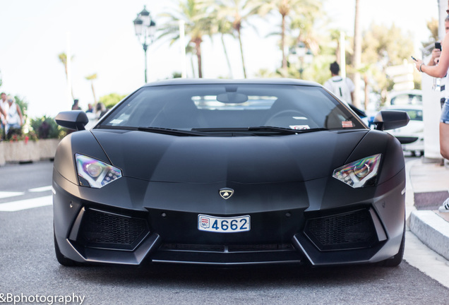 Lamborghini Aventador LP700-4