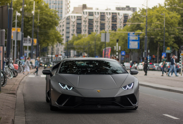 Lamborghini Huracán LP640-4 Performante