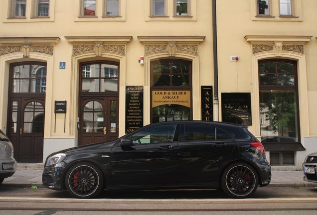 Mercedes-Benz A 45 AMG