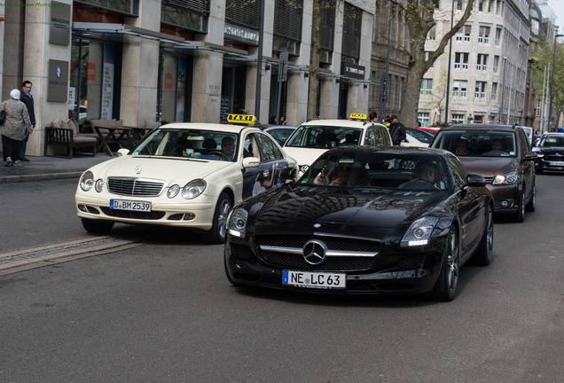 Mercedes-Benz SLS AMG