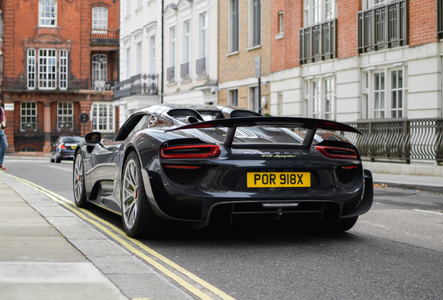 Porsche 918 Spyder Weissach Package