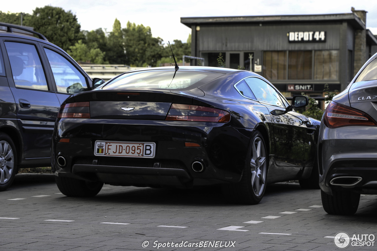 Aston Martin V8 Vantage