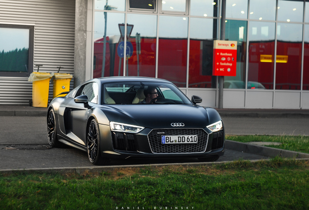 Audi R8 V10 Plus 2015