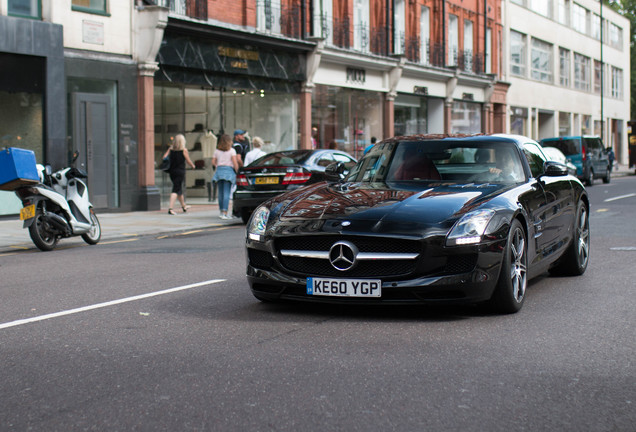 Mercedes-Benz SLS AMG