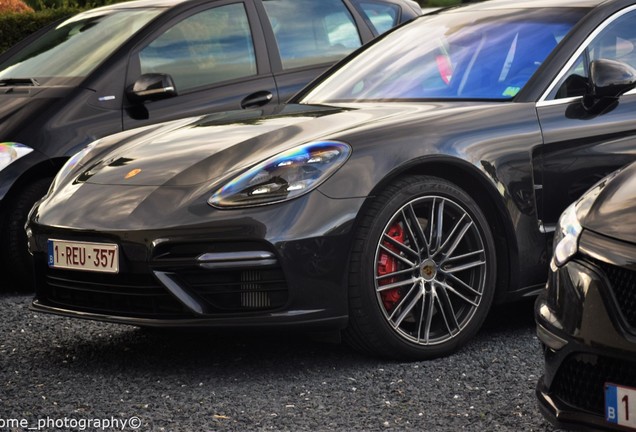 Porsche 971 Panamera Turbo