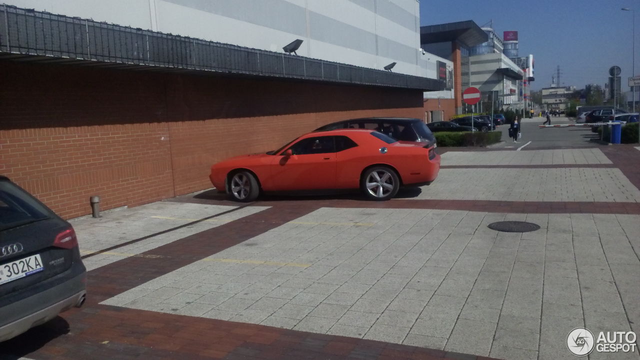 Dodge Challenger SRT-8