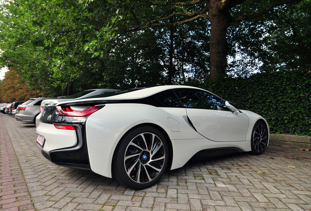 BMW i8