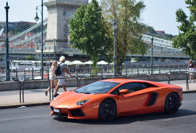 Lamborghini Aventador LP700-4