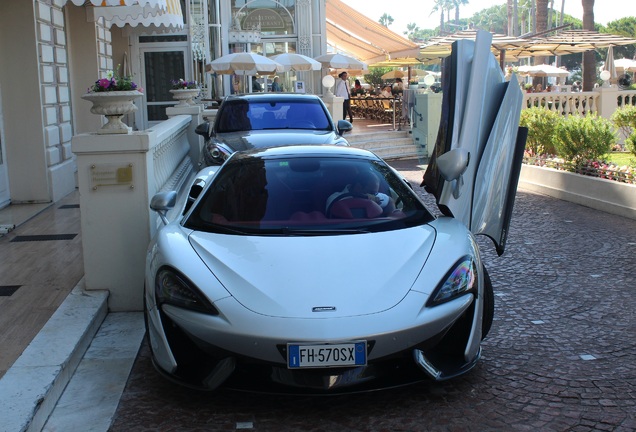 McLaren 570GT