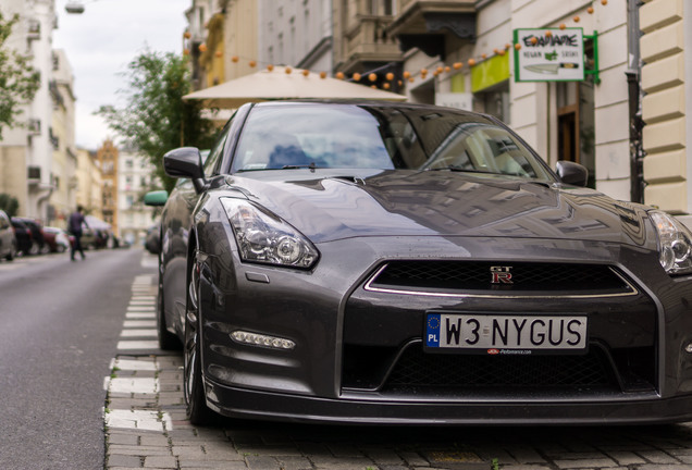 Nissan GT-R 2011