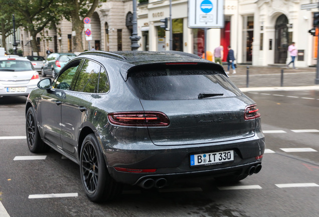 Porsche 95B Macan GTS