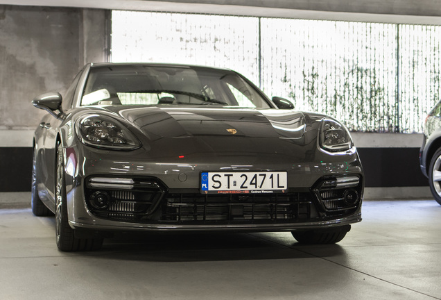 Porsche 971 Panamera Turbo