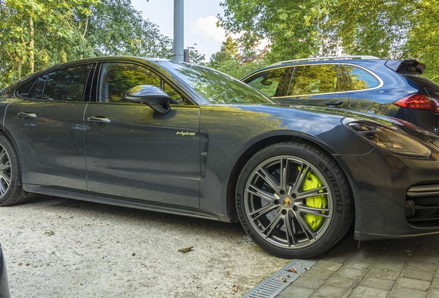 Porsche 971 Panamera Turbo S E-Hybrid