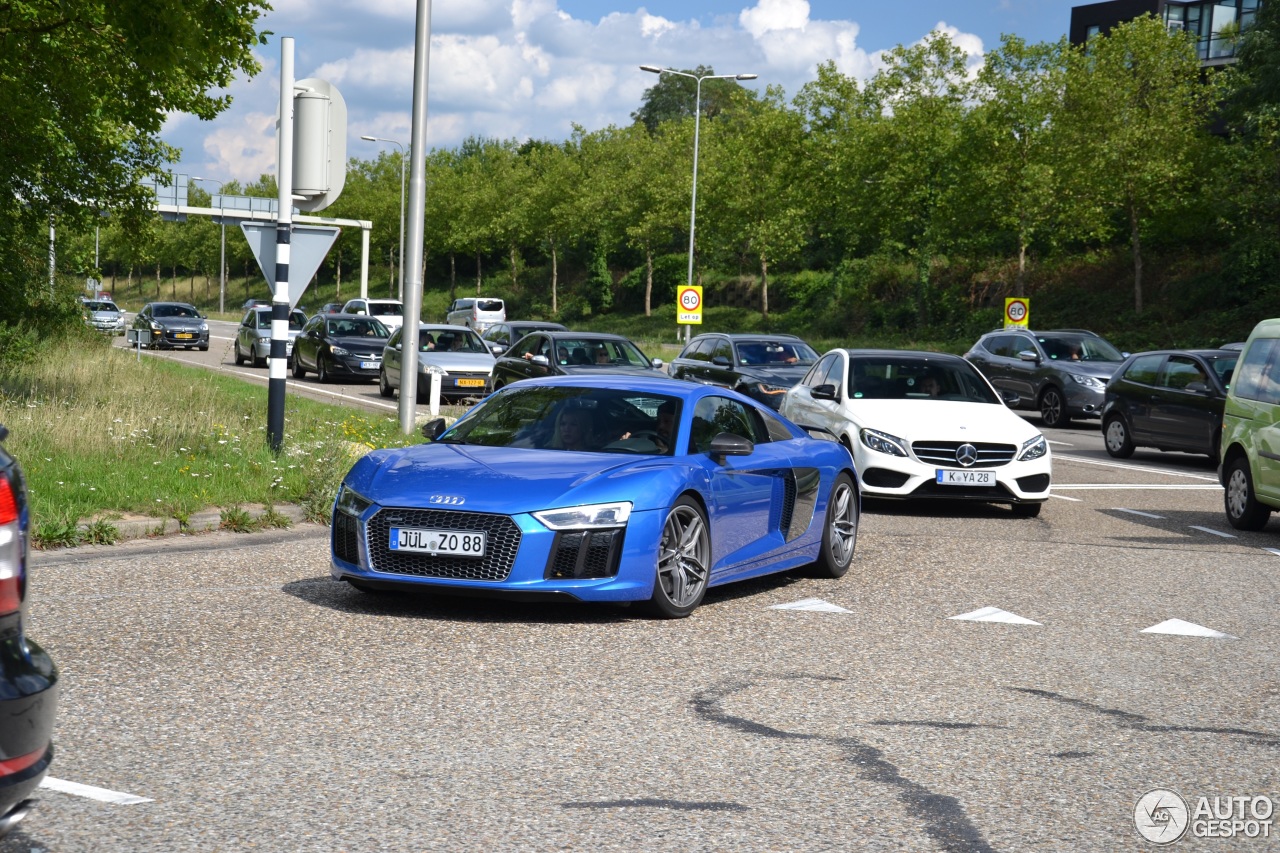 Audi R8 V10 Plus 2015