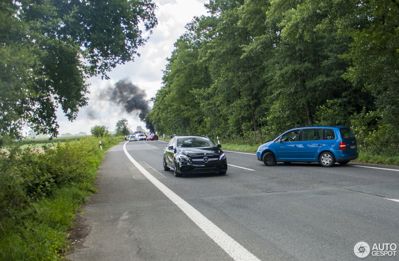 Mercedes-AMG A 45 W176 2015