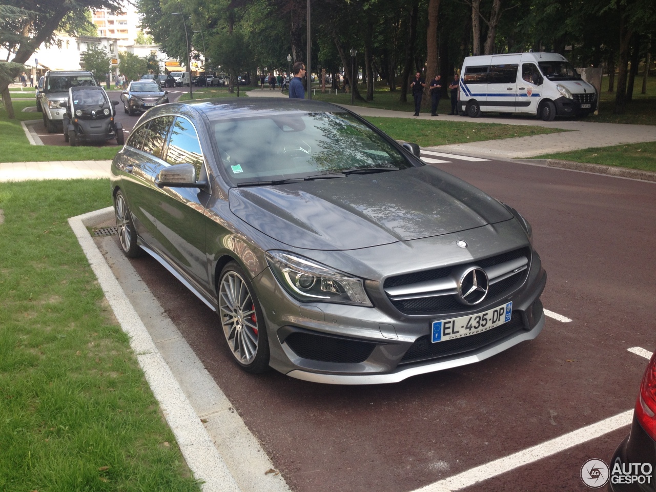 Mercedes-Benz CLA 45 AMG Shooting Brake