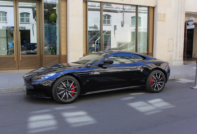 Aston Martin DB11