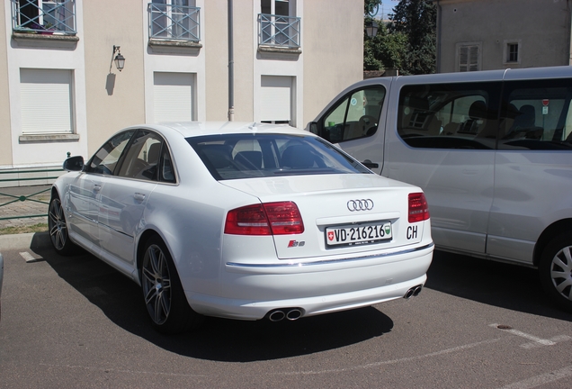 Audi S8 D3