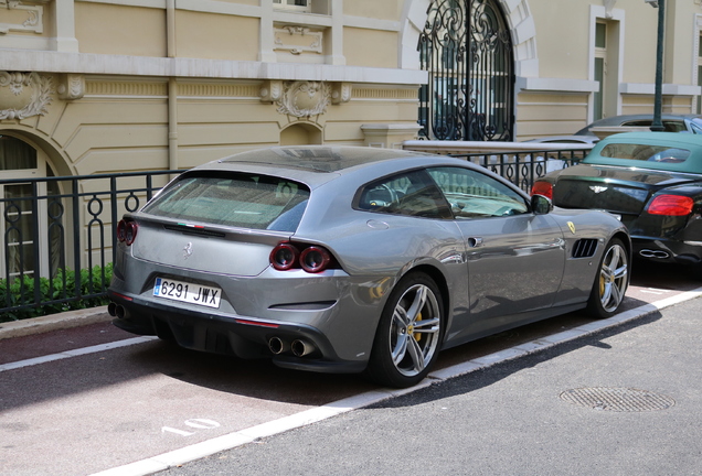 Ferrari GTC4Lusso