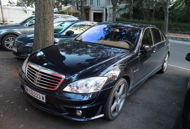 Mercedes-Benz S 65 AMG V221