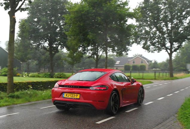 Porsche 718 Cayman S