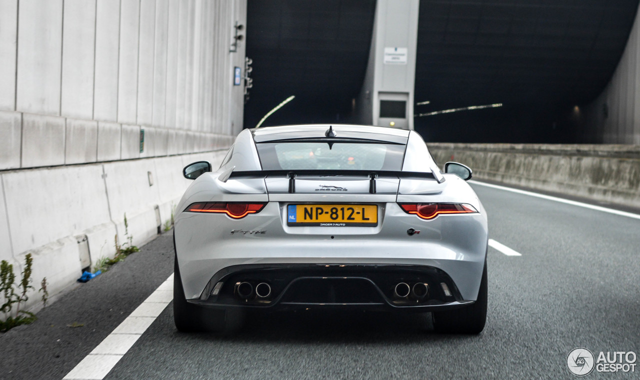 Jaguar F-TYPE SVR Coupé 2017