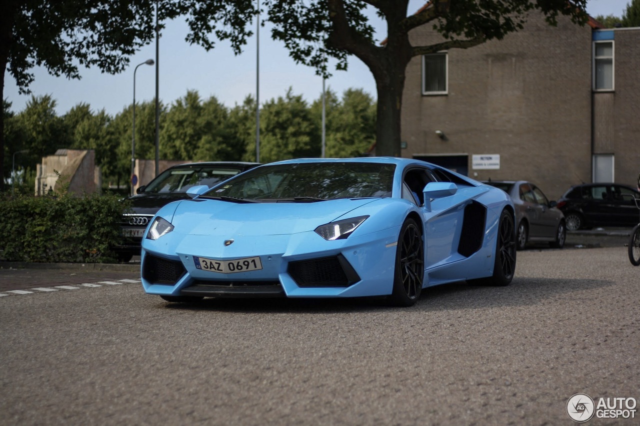 Lamborghini Aventador LP700-4