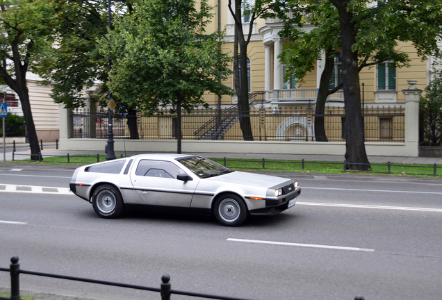 DeLorean DMC-12