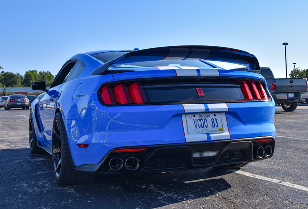 Ford Mustang Shelby GT350R 2015