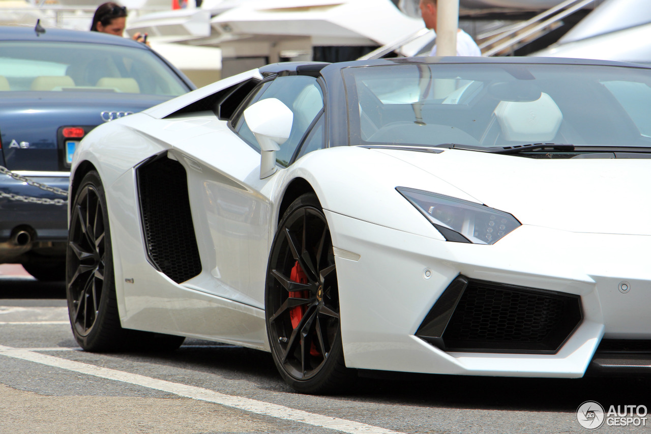 Lamborghini Aventador LP700-4 Roadster