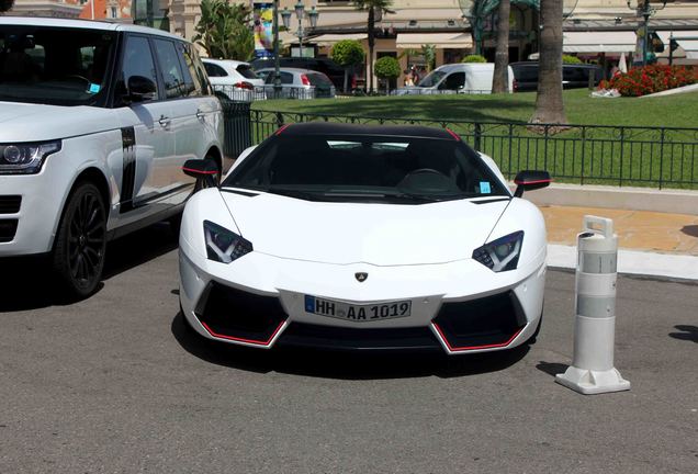 Lamborghini Aventador LP700-4 Pirelli Edition