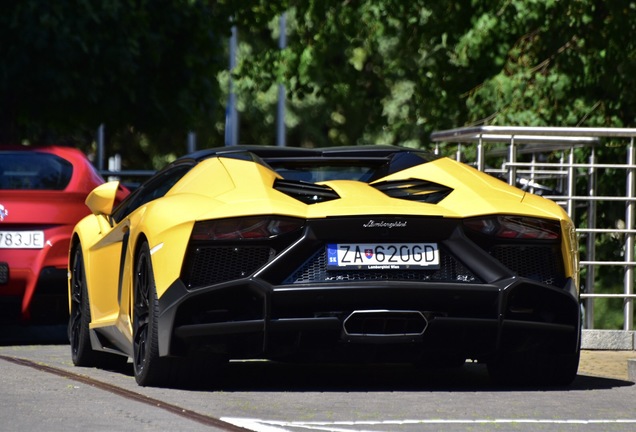 Lamborghini Aventador LP700-4 Roadster