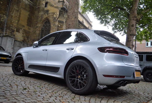 Porsche 95B Macan GTS