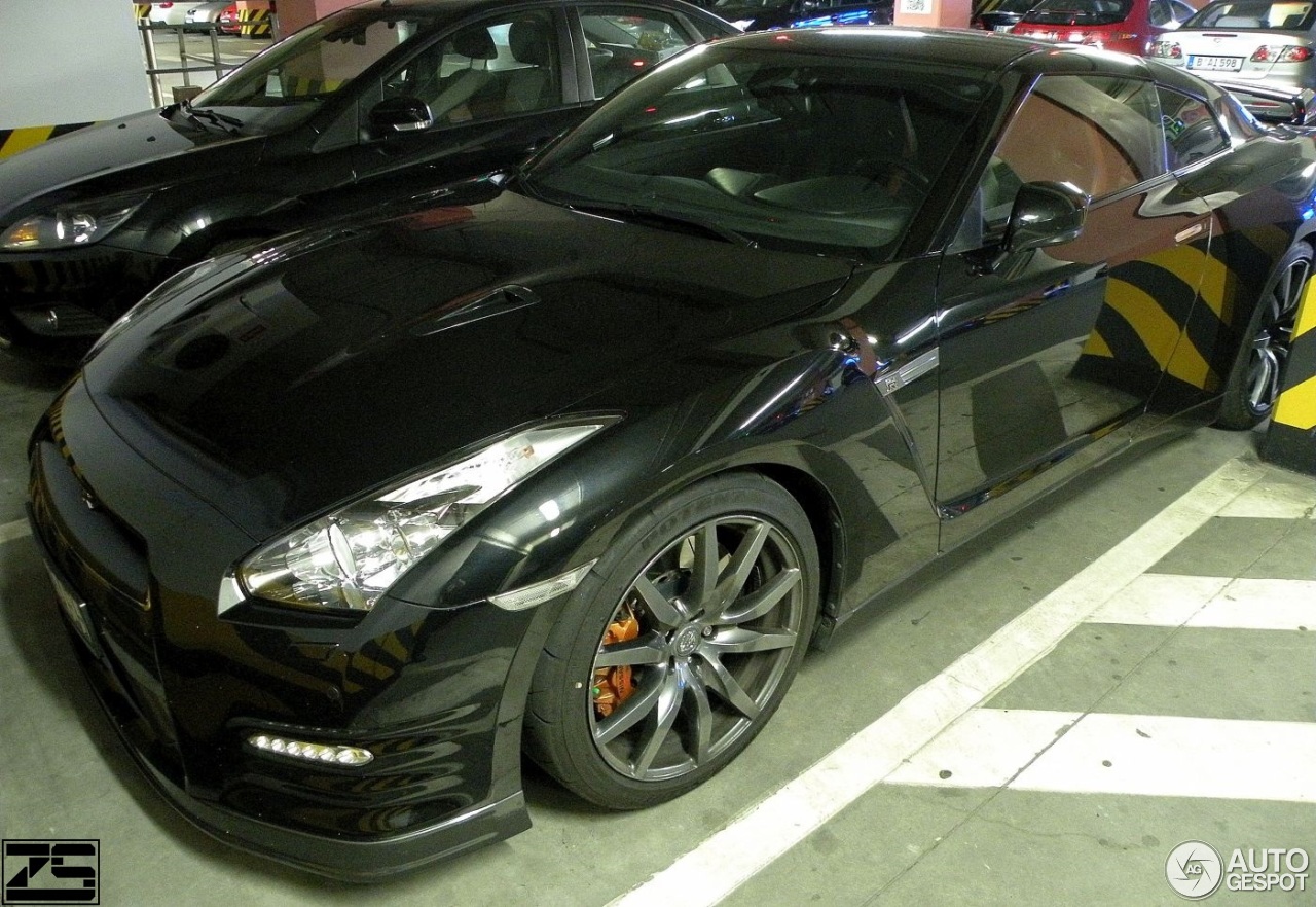 Nissan GT-R 2011