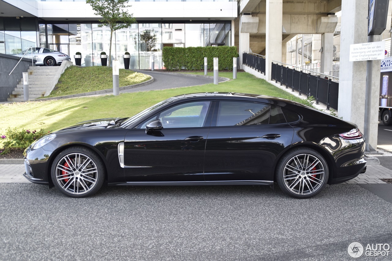 Porsche 971 Panamera Turbo Executive