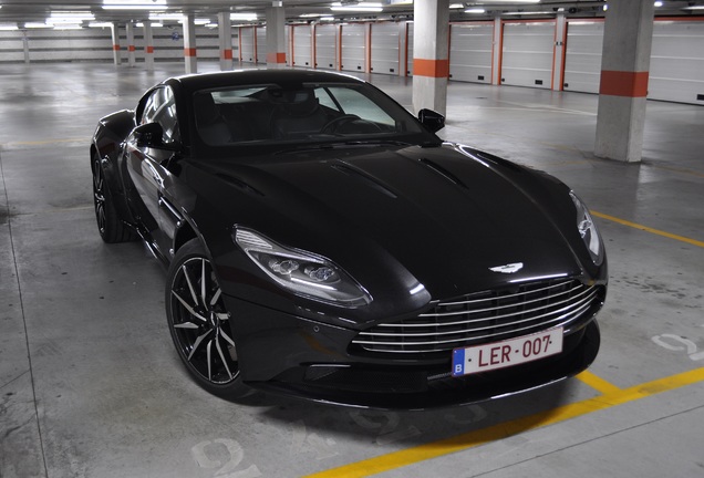 Aston Martin DB11