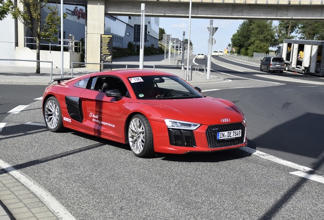 Audi R8 V10 Plus 2015