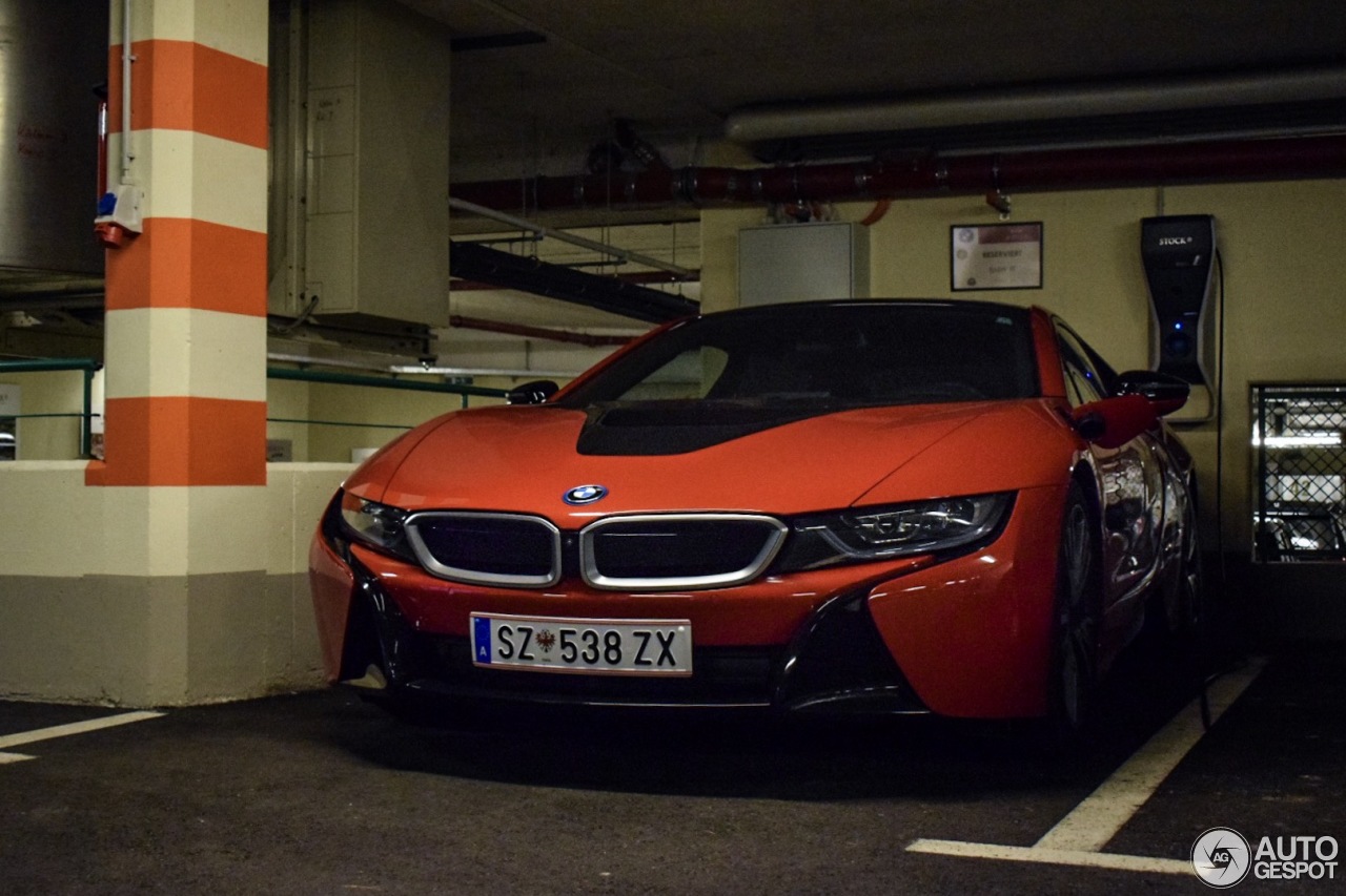 BMW i8 Protonic Red Edition