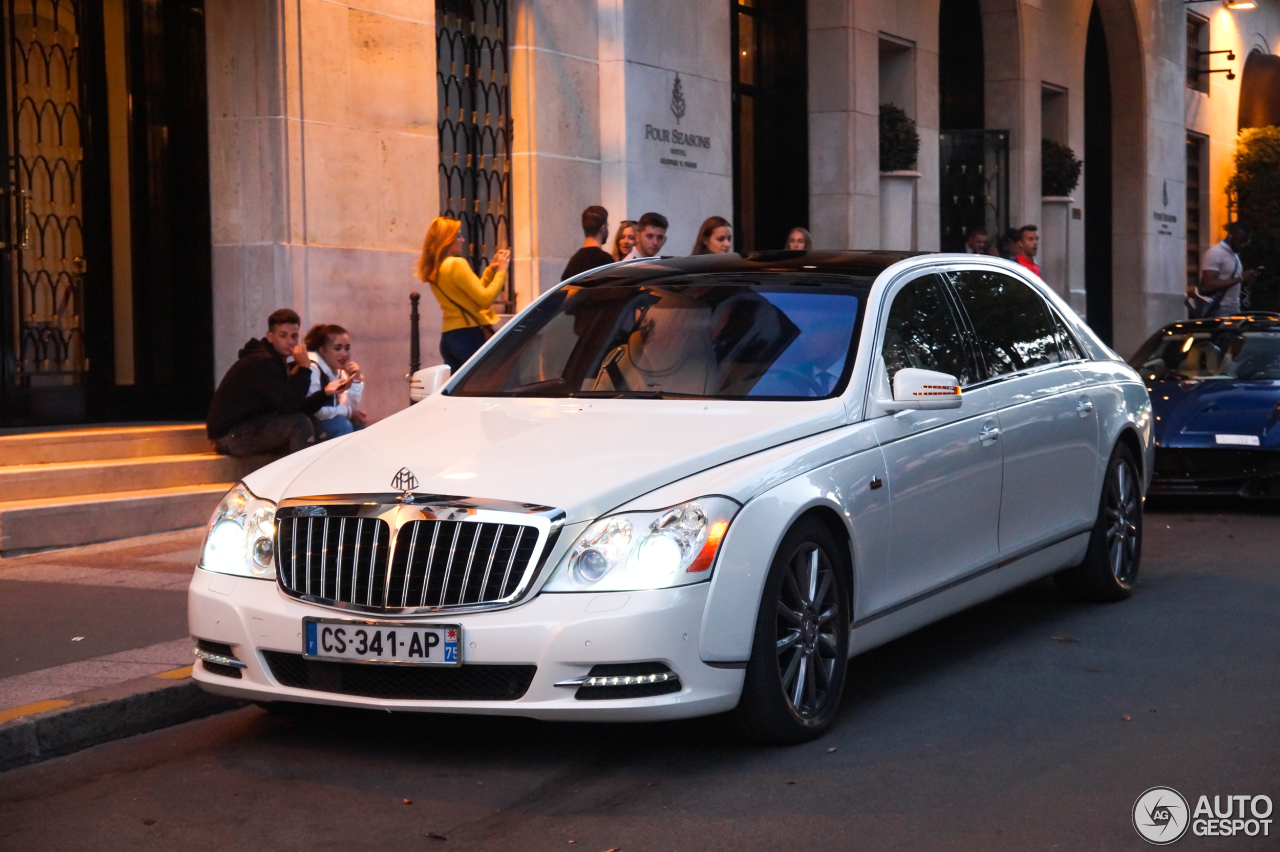 Maybach 62 S Landaulet 2011