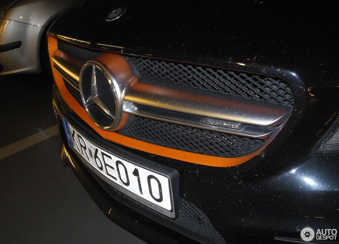 Mercedes-Benz CLA 45 AMG Shooting Brake OrangeArt Edition