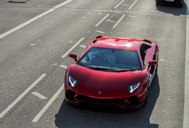 Lamborghini Aventador S LP740-4