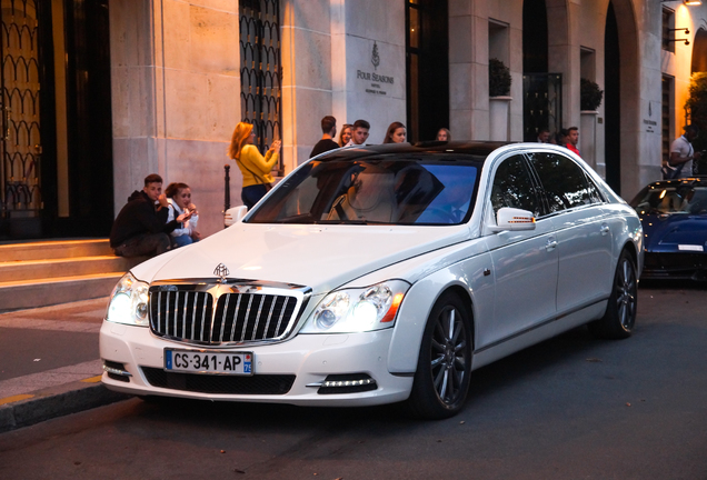 Maybach 62 S Landaulet 2011