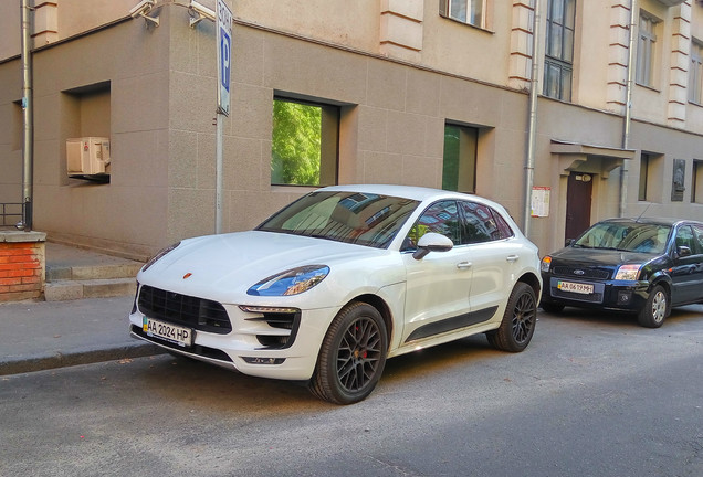 Porsche 95B Macan GTS