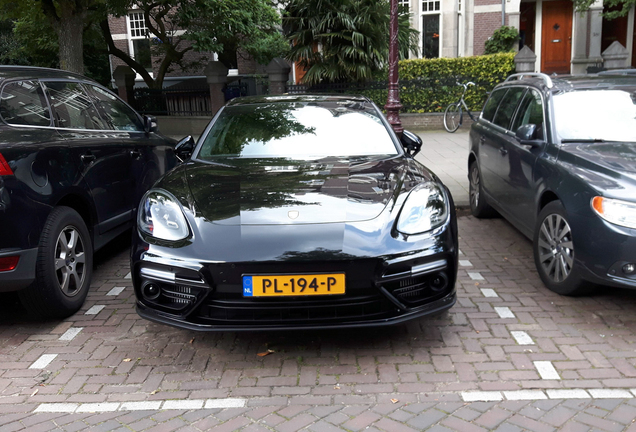 Porsche 971 Panamera Turbo